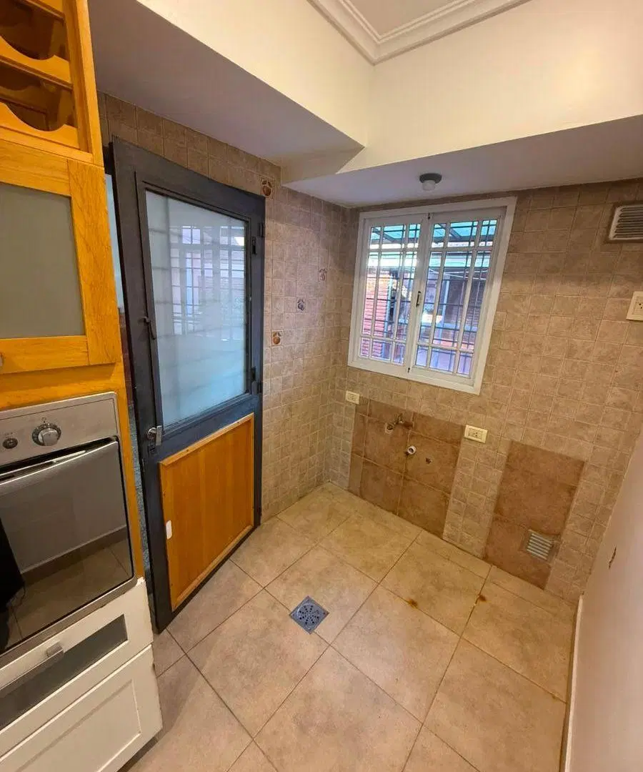 Imperdible chalet con patio y terraza, 3 ambientes, en barrio Los Cedros 3