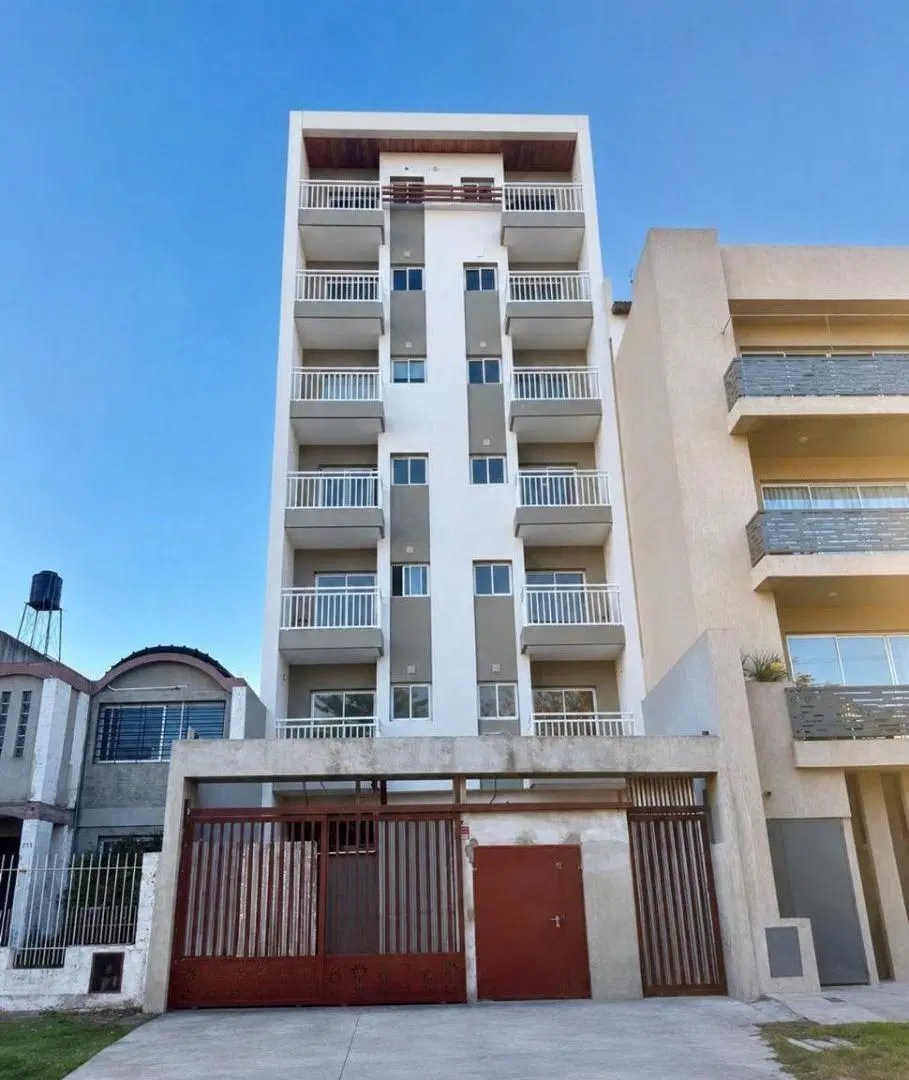 ¡Departamento Semipiso en Quilmes con Doble Balcon! 3