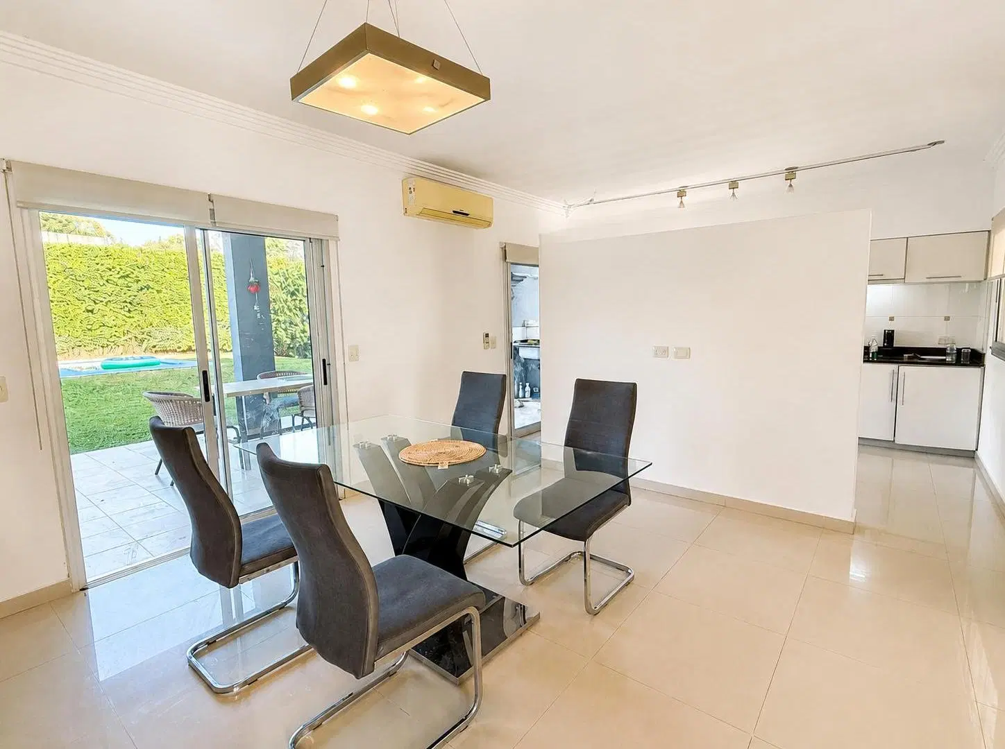 Imperdible casa en alquiler en Altos de Hudson I 8