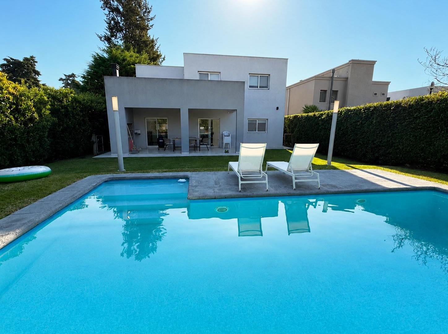 Imperdible casa en alquiler en Altos de Hudson I
