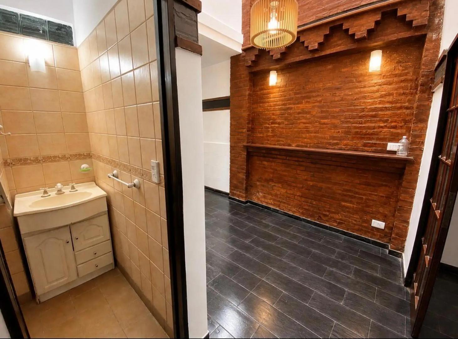 Foto de Triplex en venta frente a estación Don Bosco con cochera, totalmente, imagen 3