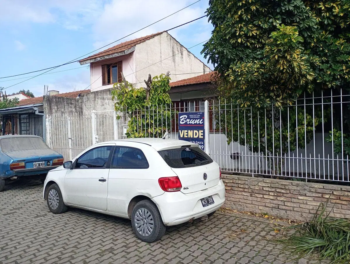 Chalet en venta 3 ambientes con patio y entrada de auto – Ezpeleta 2