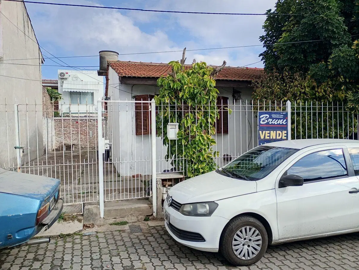 Chalet en venta 3 ambientes con patio y entrada de auto – Ezpeleta 4