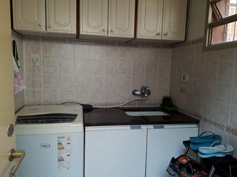 Casa 5 ambientes en Quilmes dos cocheras