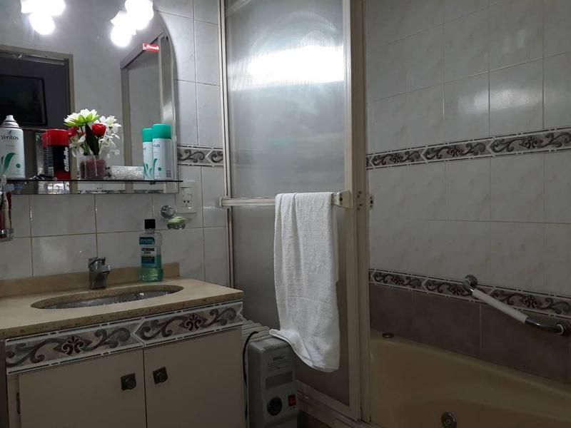 Foto de Casa de 4 ambientes en venta Quilmes, imagen 5