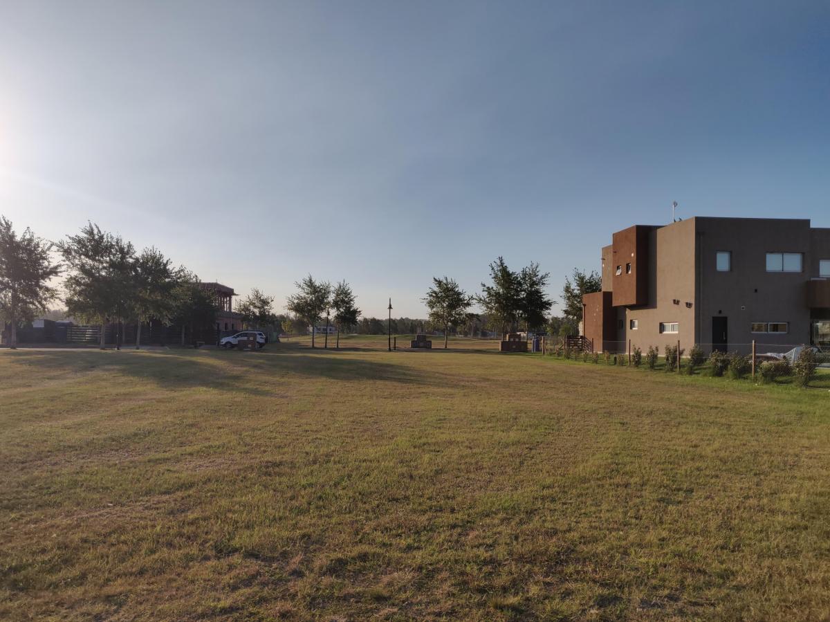 Lote en Haras del Sur III con 1000 m² en venta