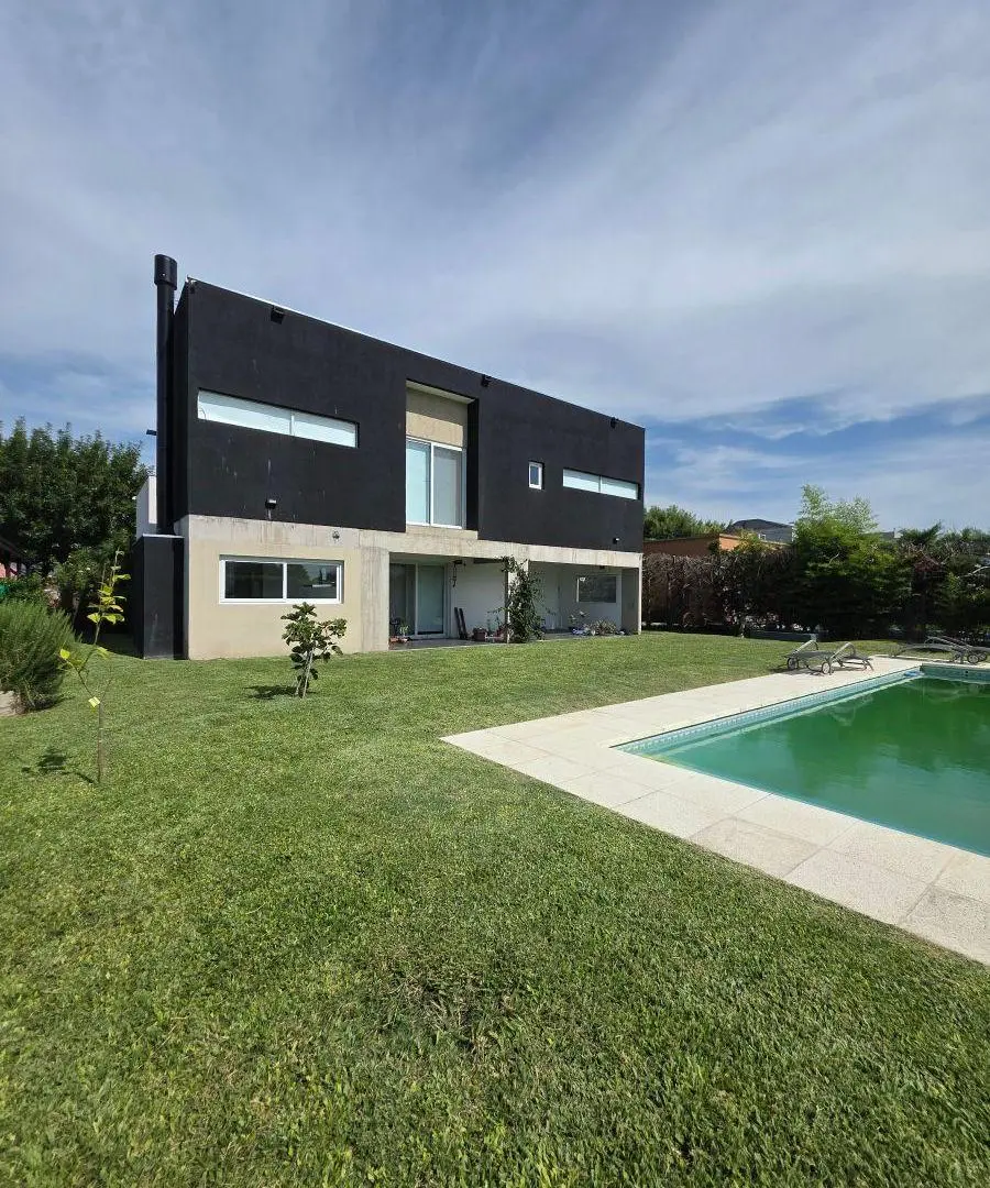 Venta casa barrancas de iraola Hudson pileta 3