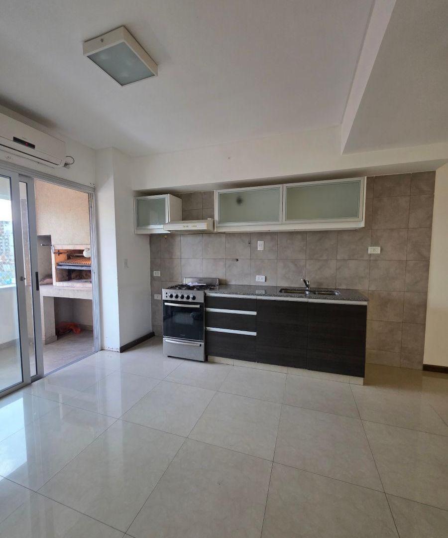 Foto de Departamento de 2 ambientes en venta c/ cochera Quilmes, imagen 2