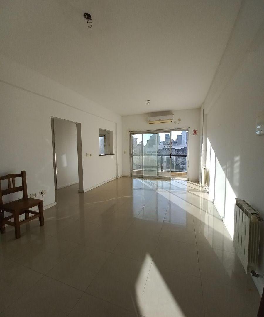 Foto de Departamento en alquiler 2 ambientes en Quilmes cochera, imagen 2