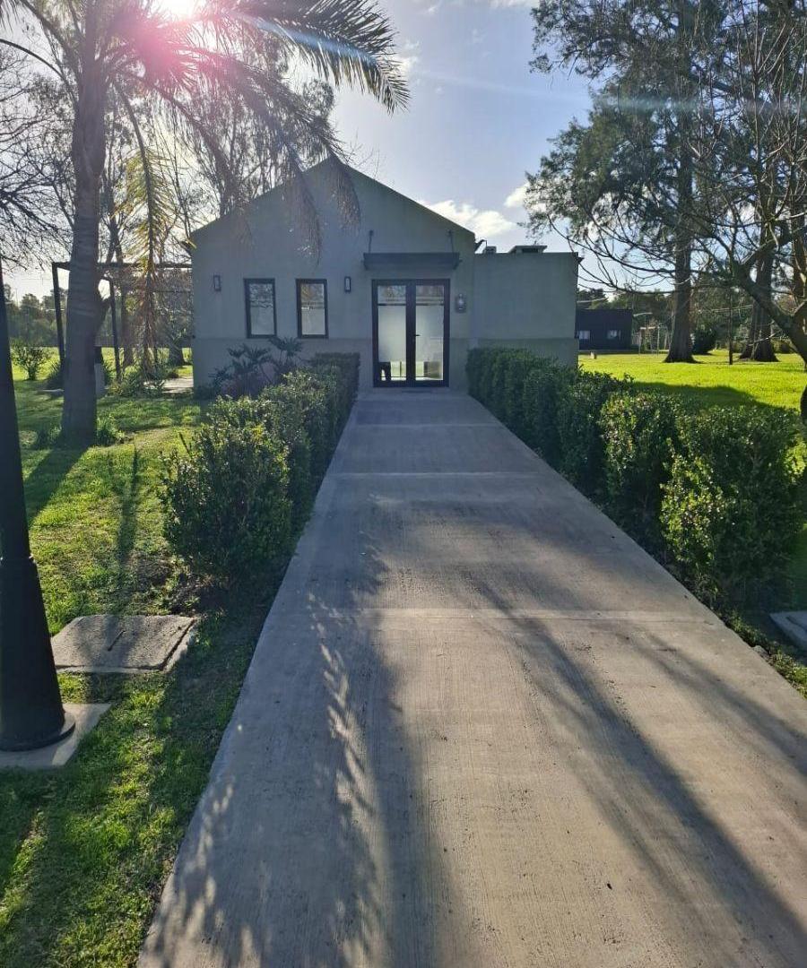 Foto de Lote en venta de 361 m2 en barrio residencial La Vikkina, El pato, imagen 2