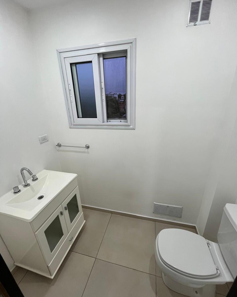 Foto de Departamento 4 ambientes en VENTA en Quilmes con cochera, imagen 2