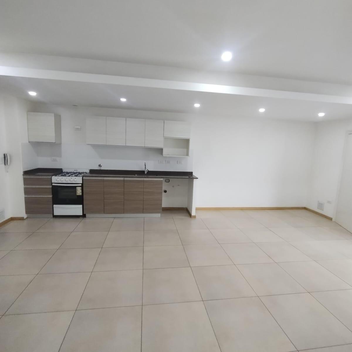 Foto de Departamento 4 ambientes en VENTA en Quilmes con cochera, imagen 3