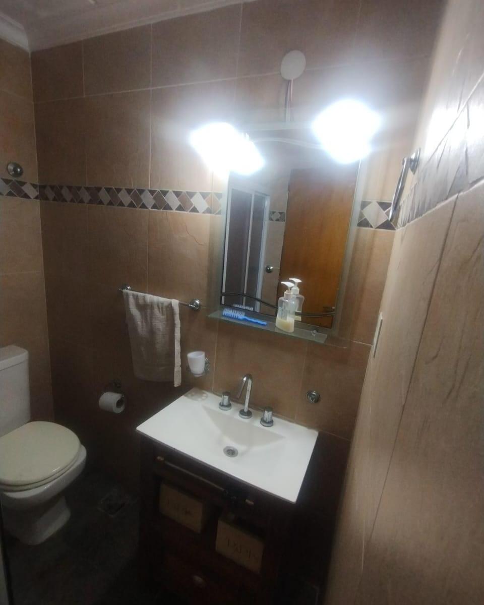 Casa en Venta en Quilmes - 4 Dorm. y Cochera Excelente Ubicación 4