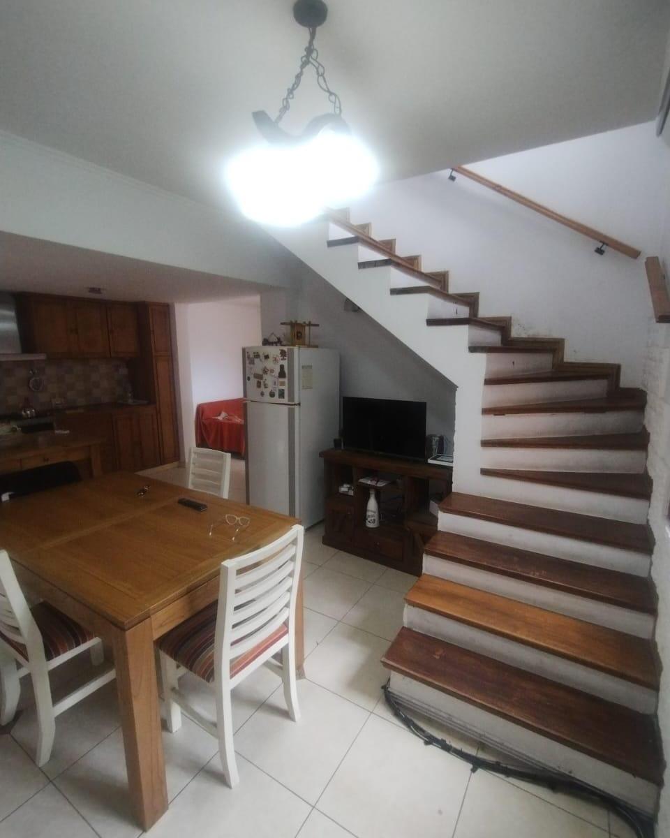 Casa en Venta en Quilmes - 4 Dorm. y Cochera Excelente Ubicación 2