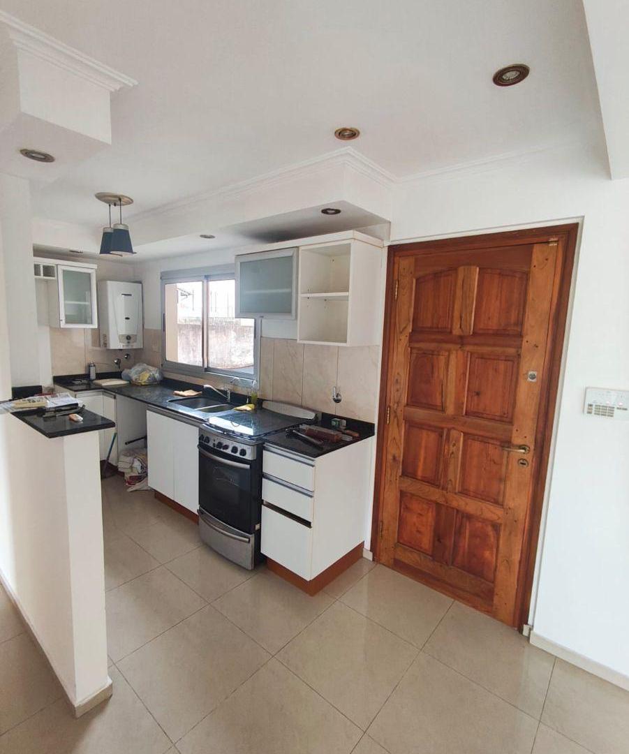 Foto de Departamento 3 Ambientes En Alquiler En Bernal Con Cochera, imagen 2