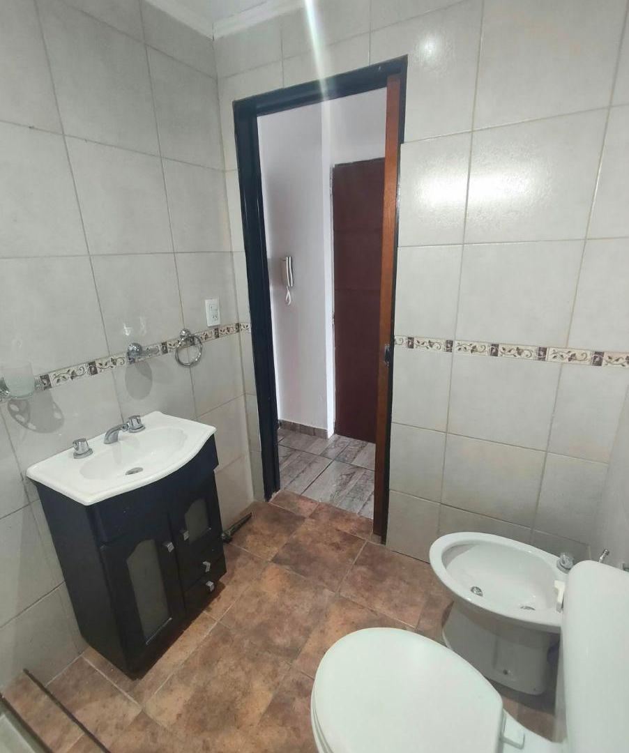 Foto de Departamento 2 ambientes en alquiler en berazategui centro, imagen 4
