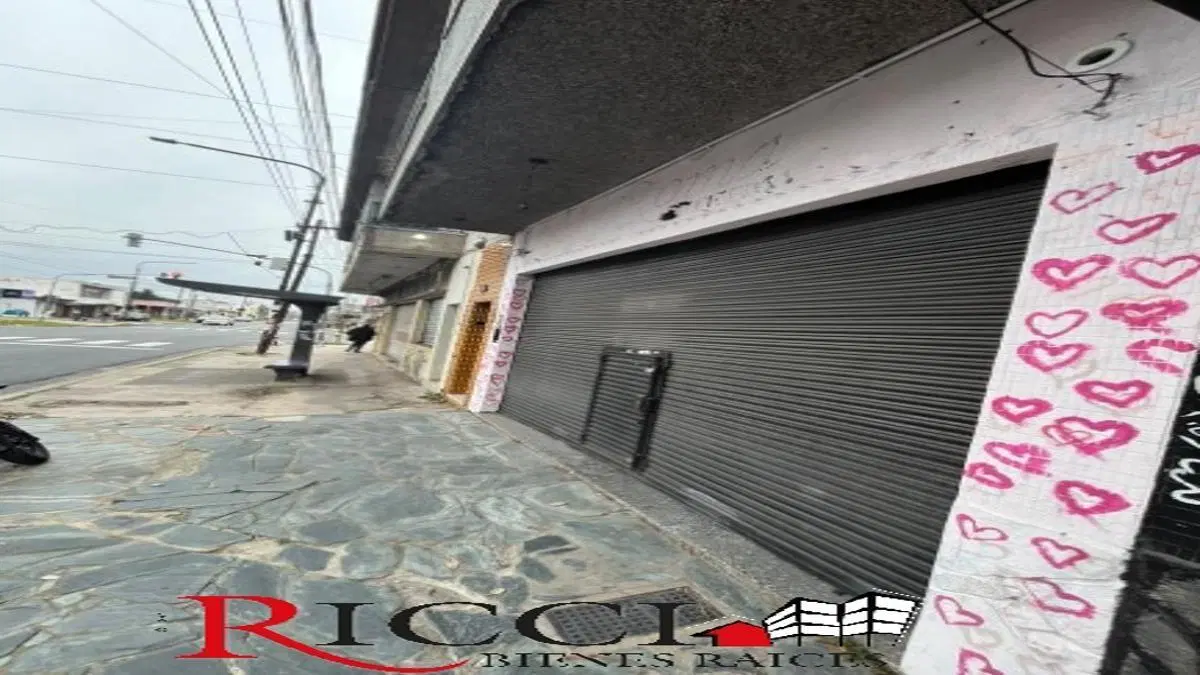 Local comercial ubicado sobre Av 12 de Octubre y J.V.Gonzalez Quilmes Oeste 3