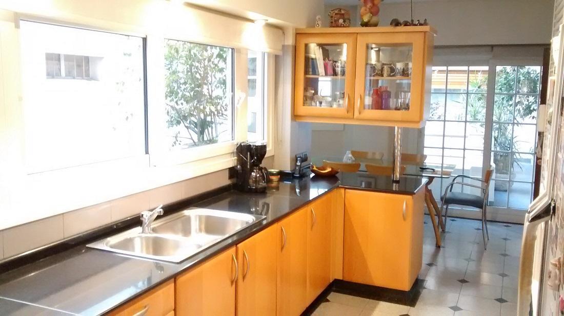 Excelente Piso en Área Preferencial con Baulera y 2 Cocheras. 3