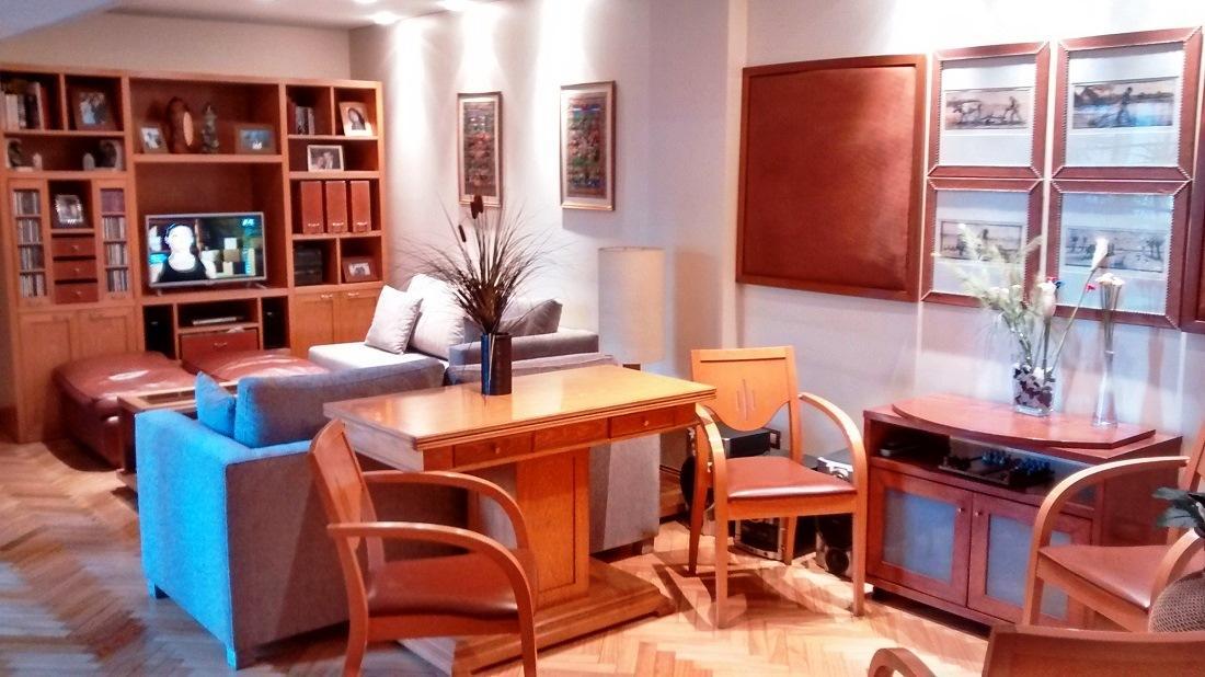 Excelente Piso en Área Preferencial con Baulera y 2 Cocheras. 2