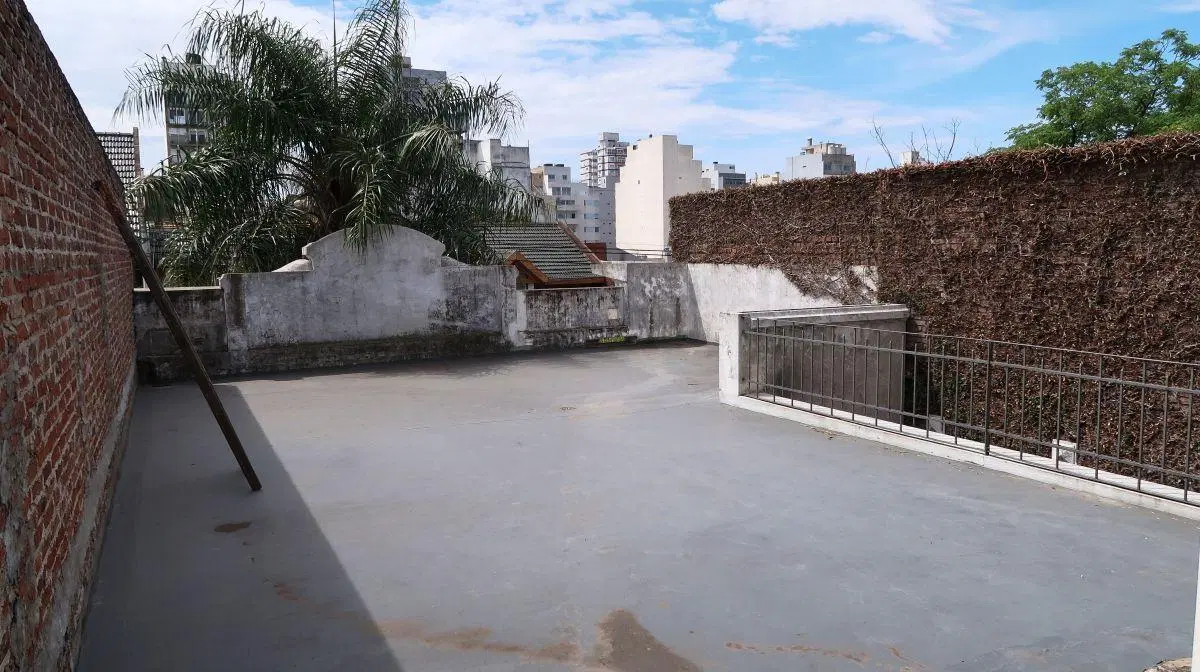 Excelente casa de dos plantas con 5 ambientes. 8