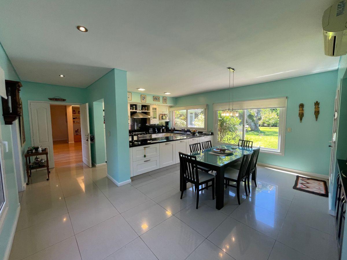 Foto de Casa Premium en El Barrio El Aromo: 4 dorm + Dep., Playroom, Jardin, imagen 5