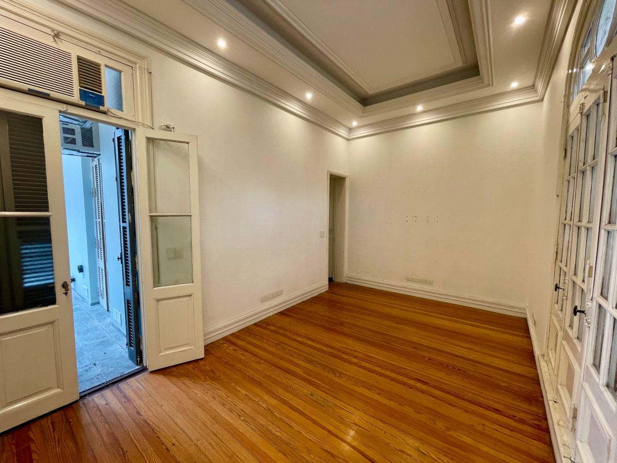 Foto de Casa de 5 ambientes con cochera en Flores., imagen 4