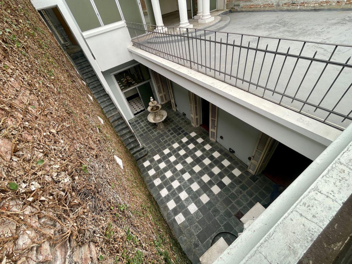 Foto de Casa de 5 ambientes con cochera en Flores., imagen 1