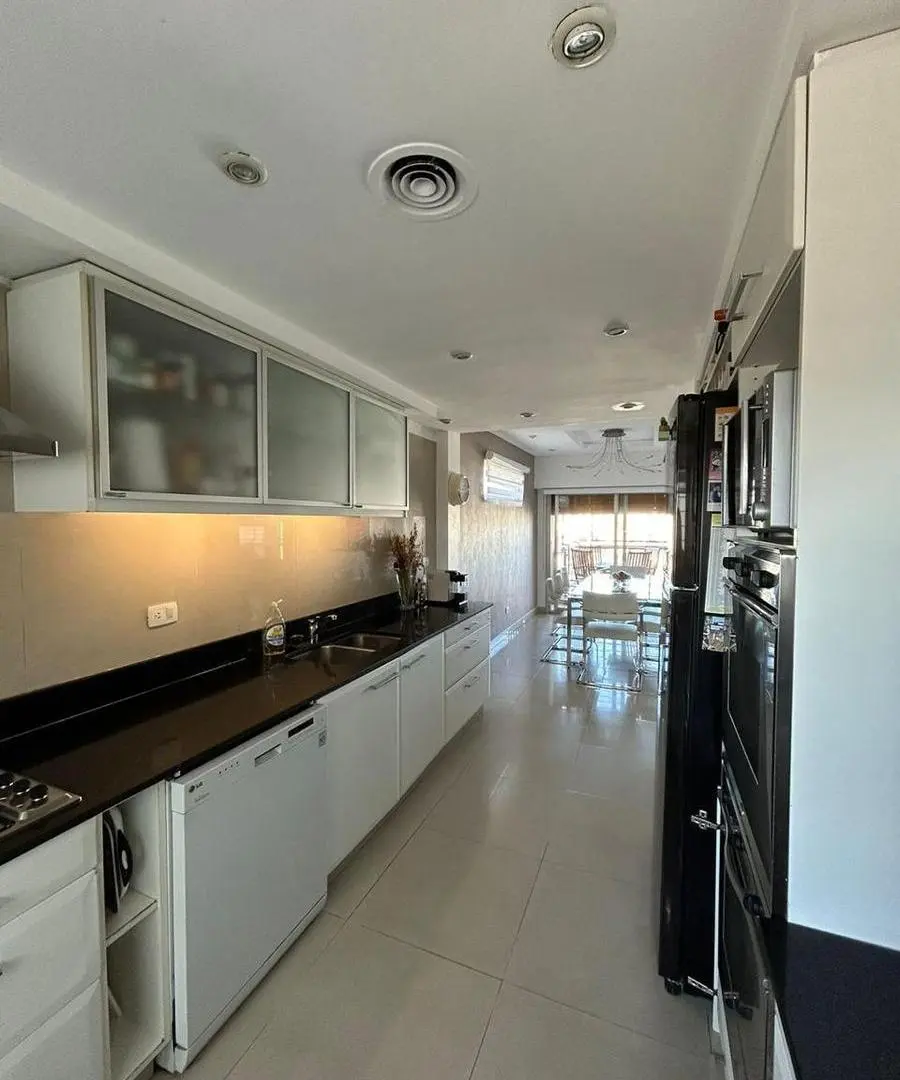 Venta departamento 4 ambientes -Flores 4