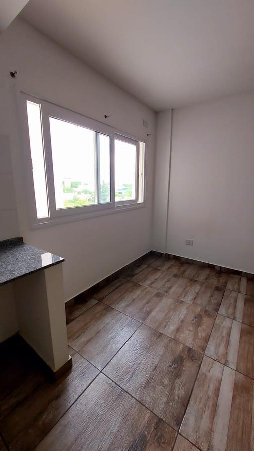 Alquiler monoambiente en floresta- sin muebles