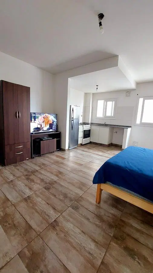 Alquiler monoambiente en floresta- sin muebles 2