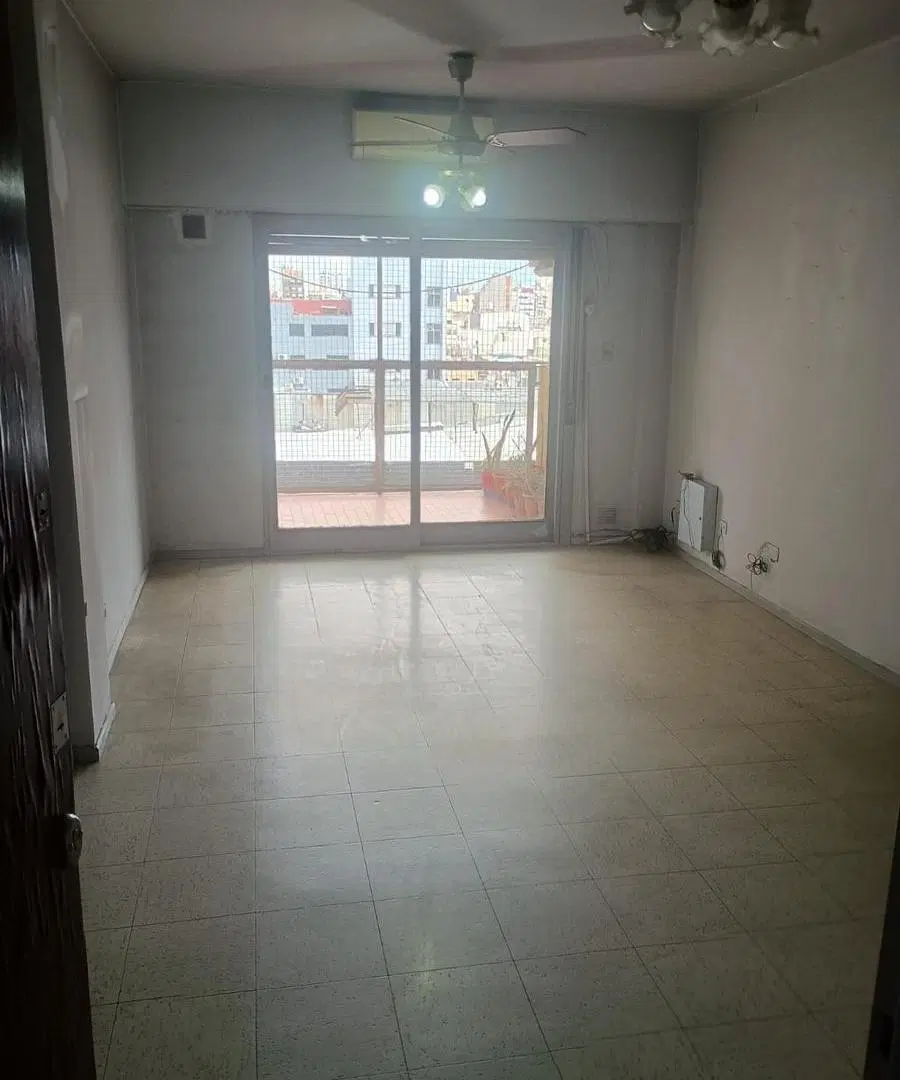 Alquiler 3 ambientes Flores (vivienda -showroom-depo) 3