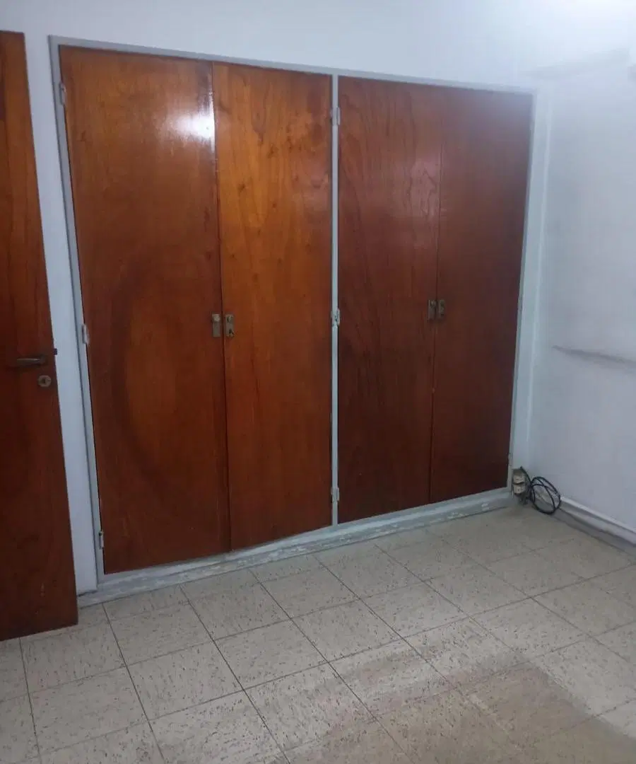 Alquiler 3 ambientes Flores (vivienda -showroom-depo) 2