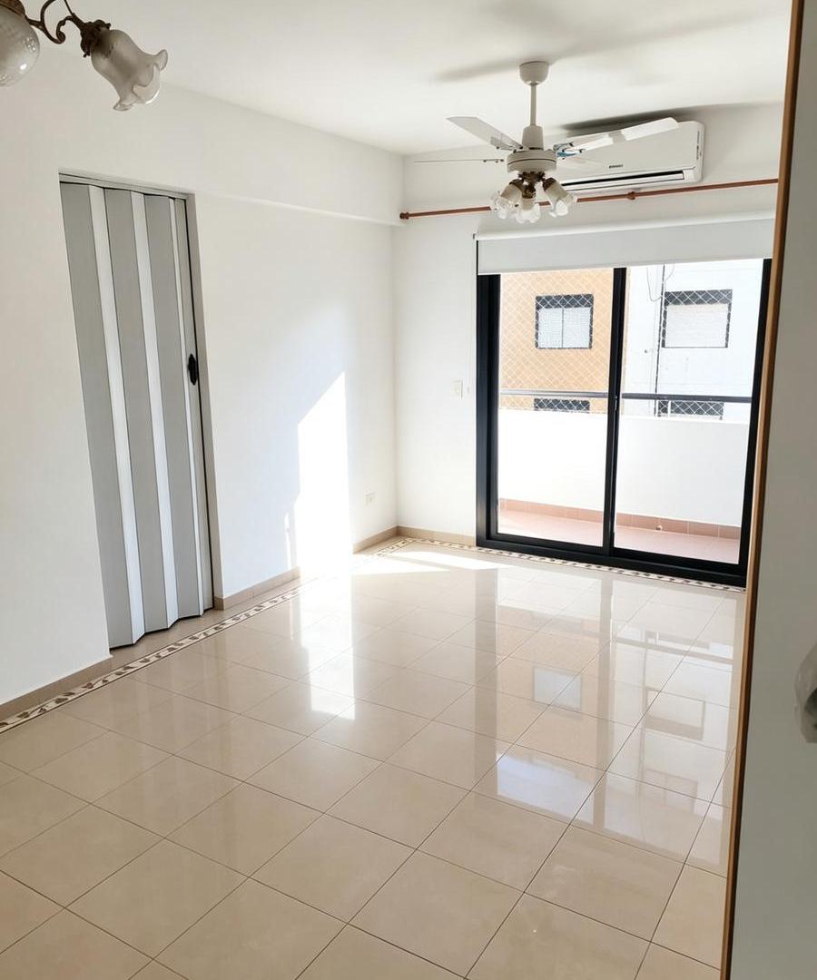 Foto de Alquiler – Excelente 3 ambientes con balcón y cochera en Villa Luro, imagen 1