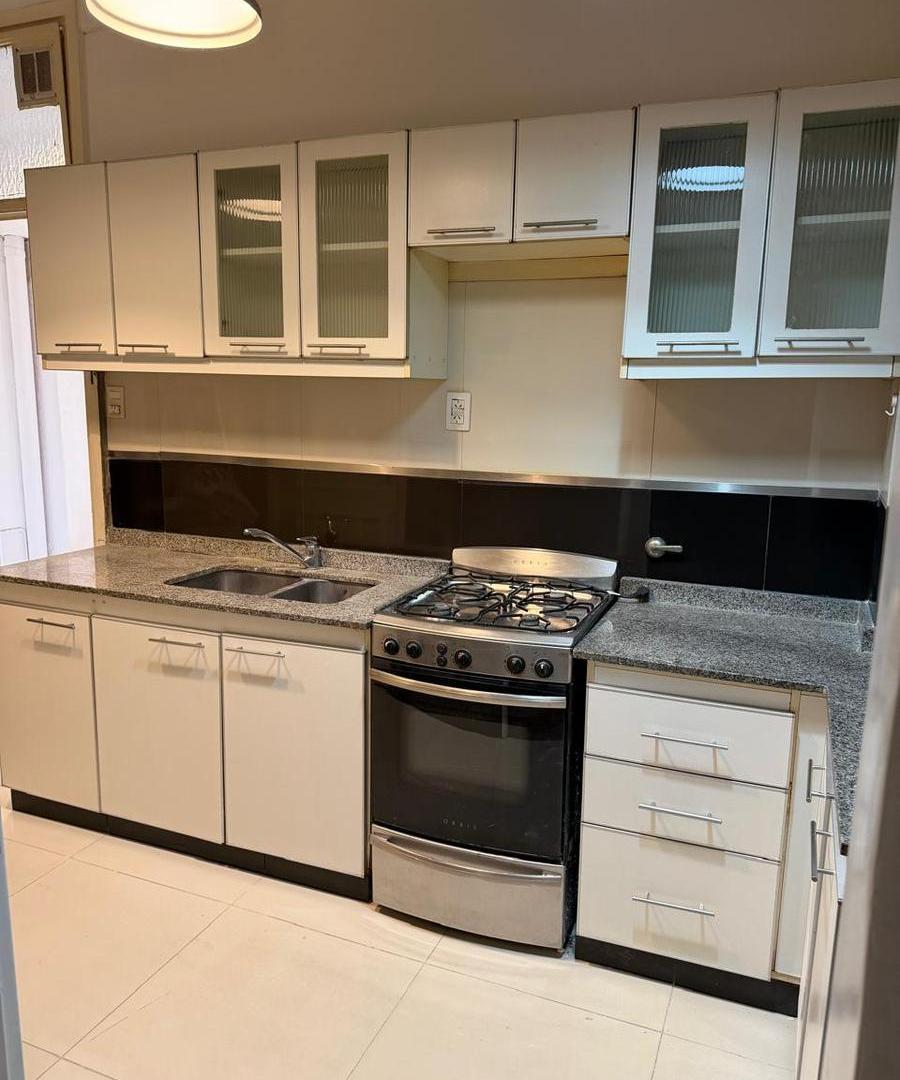 Foto de Alquiler Excelente departamento de 4 ambientes con dos patios en, imagen 4
