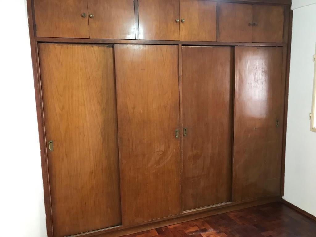 Departamento en venta por escalera de tres dormitorios