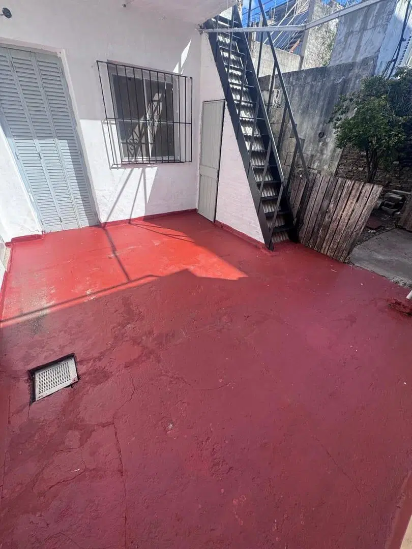 Venta, casa de pasillo interna única 2 dormitorios, zona Sur Rosario 4