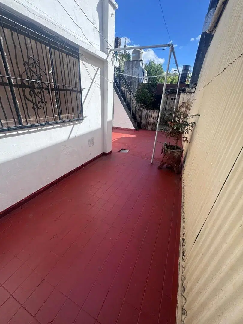 Venta, casa de pasillo interna única 2 dormitorios, zona Sur Rosario 5