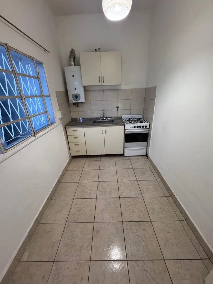 Alquiler, Departamento de pasillo 2 dormitorios, zona centro Rosario 4