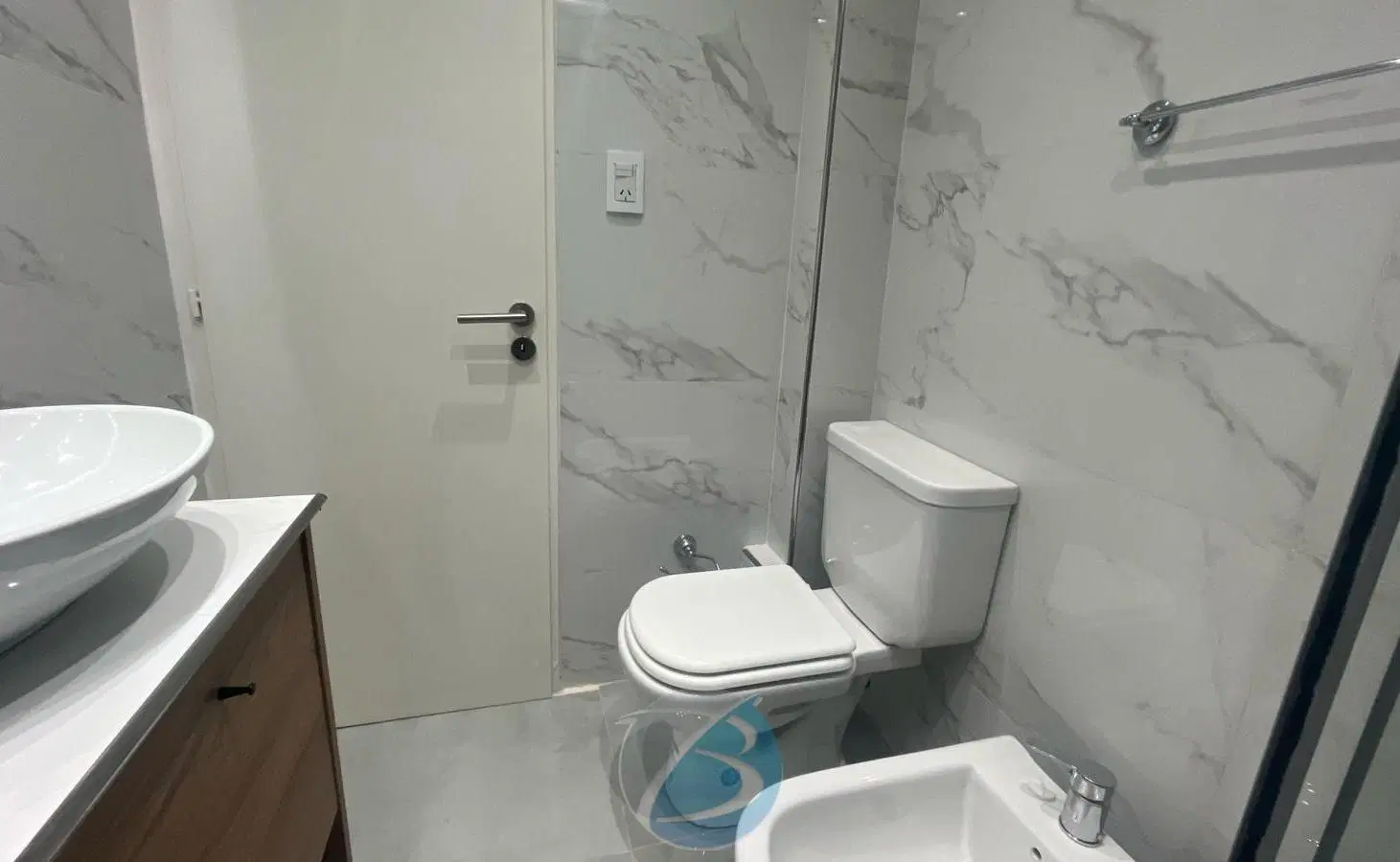 2 ambientes con balcón saliente 4