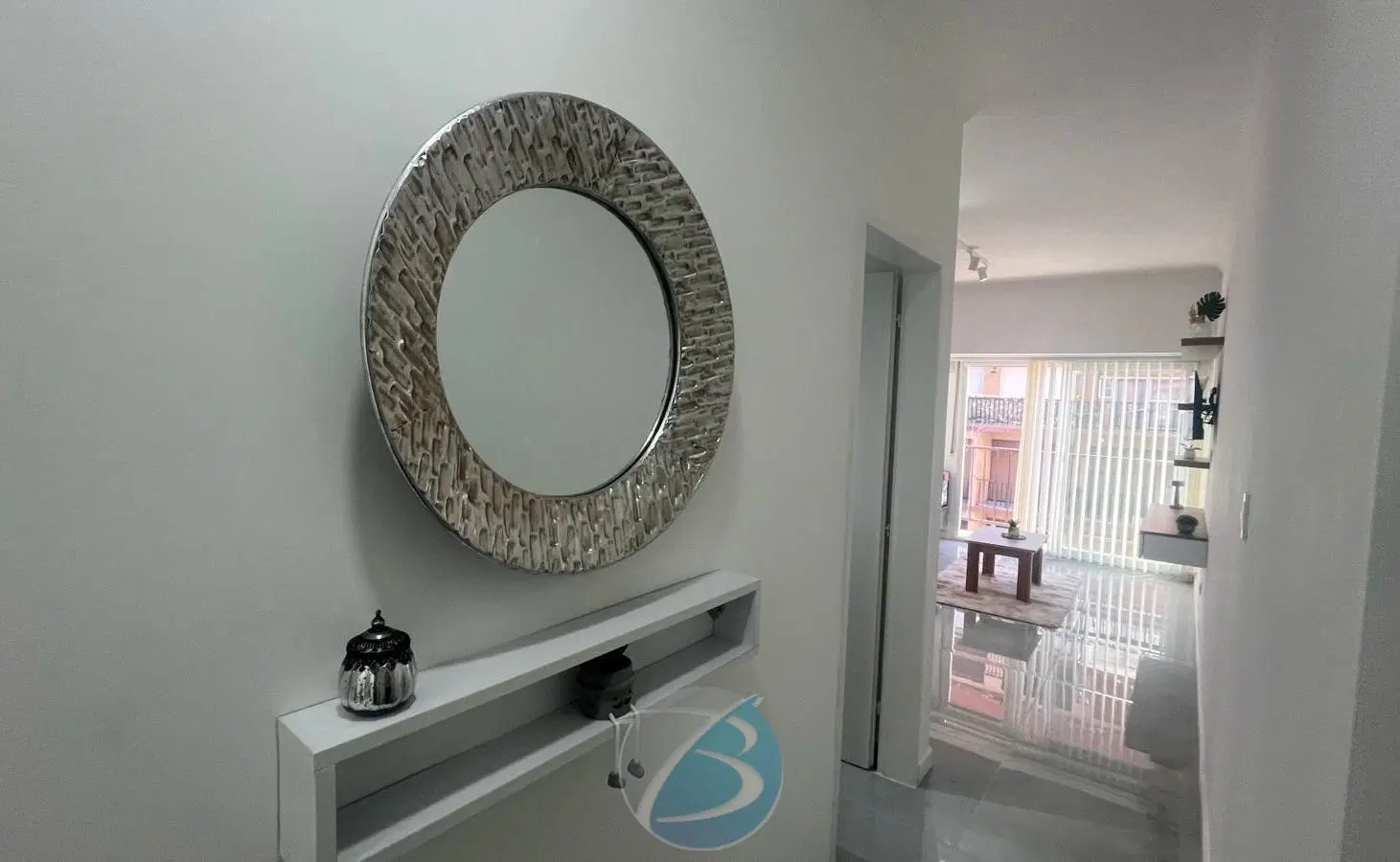 2 ambientes con balcón saliente 2