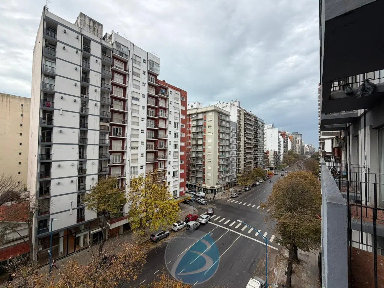 1 ambiente a la calle con balcón 2
