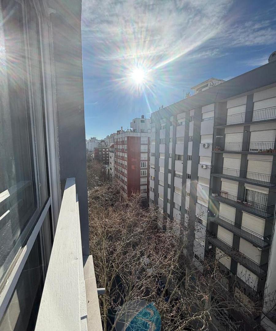 Foto de Ambiente a la calle con balcón francés, imagen 3