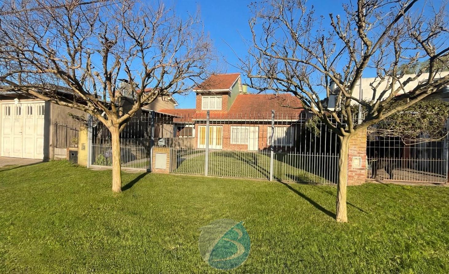 Foto de Casa 3 ambientes con parque y garaje departamento, imagen 2