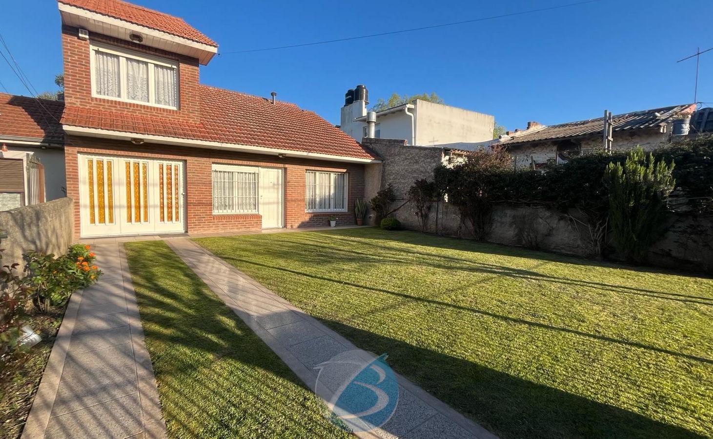 Foto de Casa 3 ambientes con parque y garaje departamento, imagen 1