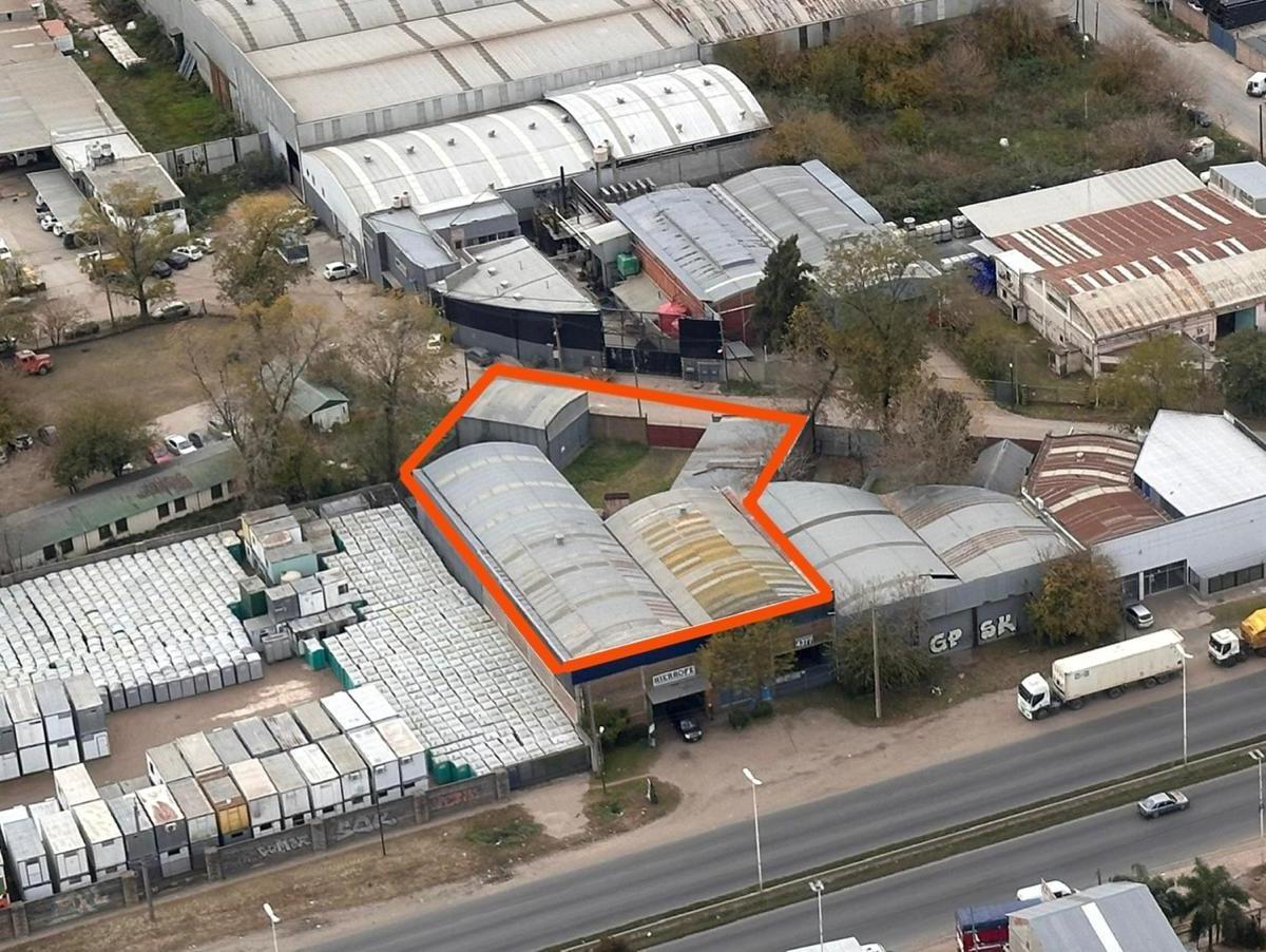Importante Inmueble Comercial - Industrial Apto Varios Rubros 5