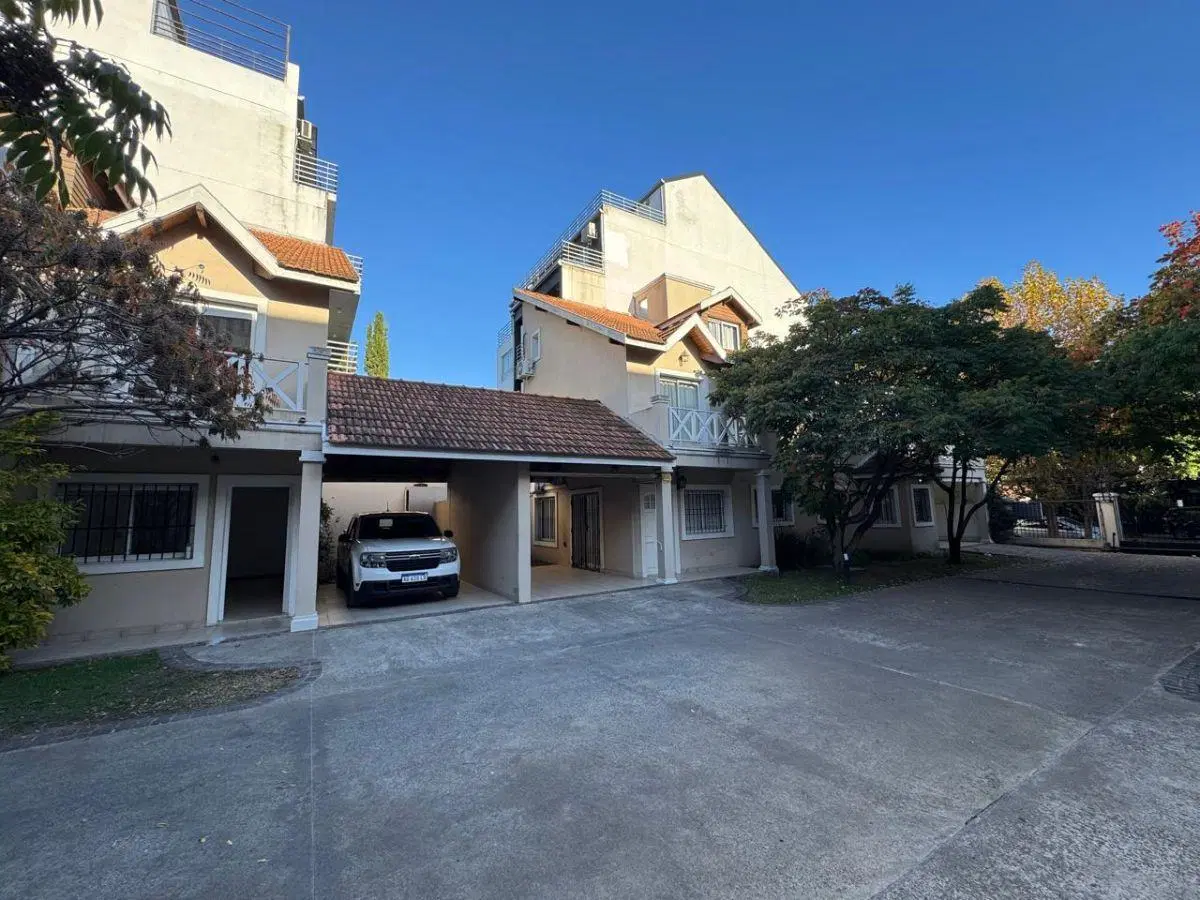 TRIPLEX BYNNON 4 AMBIENTES - EXCELENTE UBICACION ADROGUE - CONSULTANOS ! 5