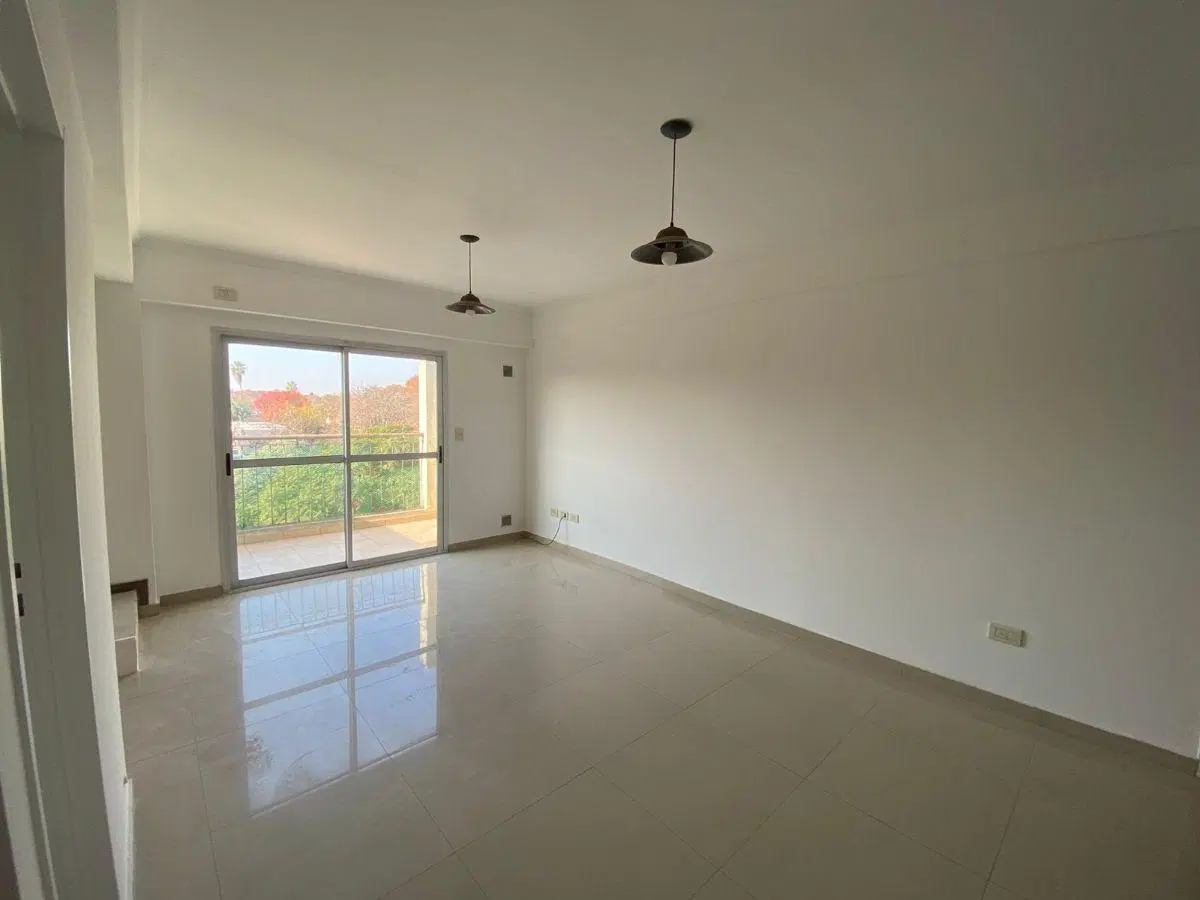 DEPARTAMENTO EN AV. HIPOLITO YRIGOYEN ADROGUE - EXCELENTE UBICACIÒN ! 4