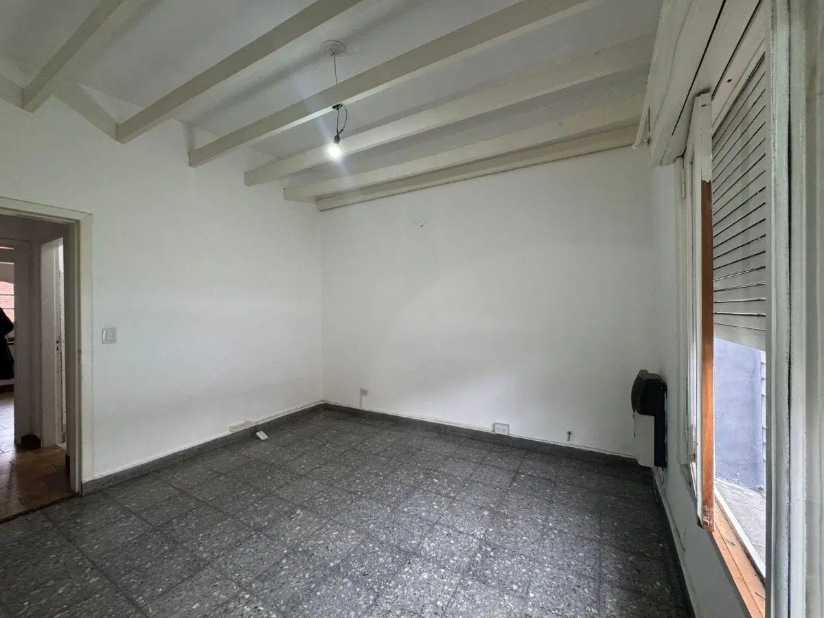CASA EN ALQUILER A POCAS CUADRAS DEL CENTRO COMERCIAL ADROGUE 2