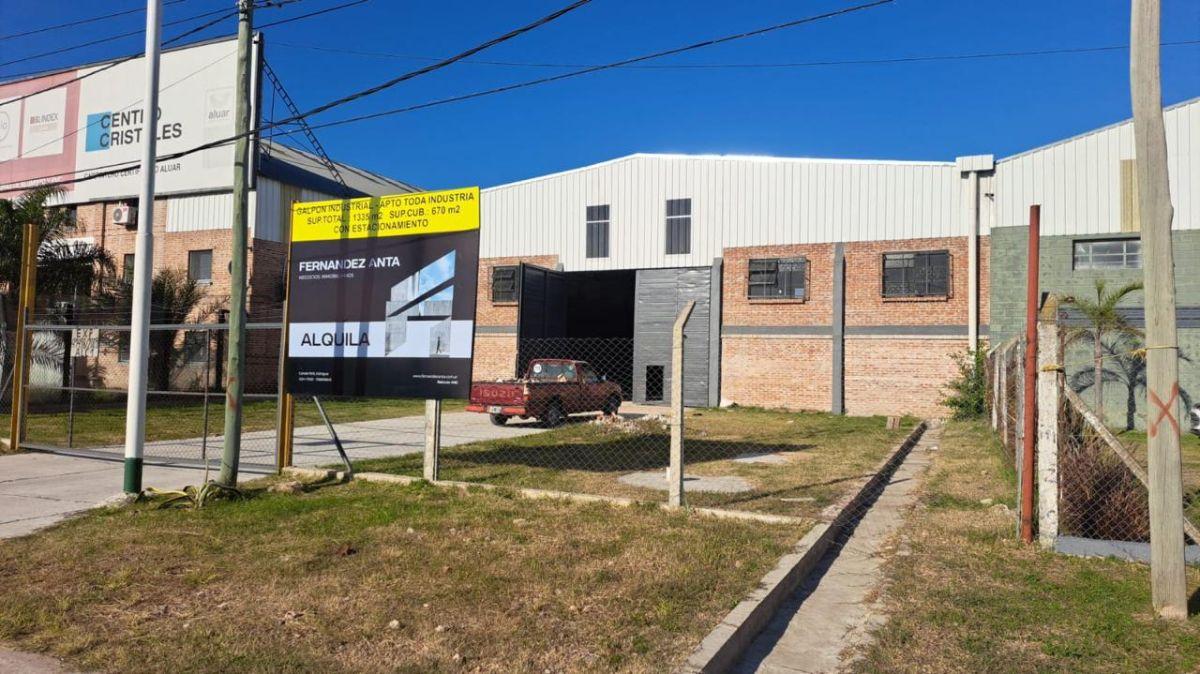 GALPON INDUSTRIAL - ESTEBAN ECHEVERRIA - Avenida Santa Catalina 3230 ( 9 de abril )