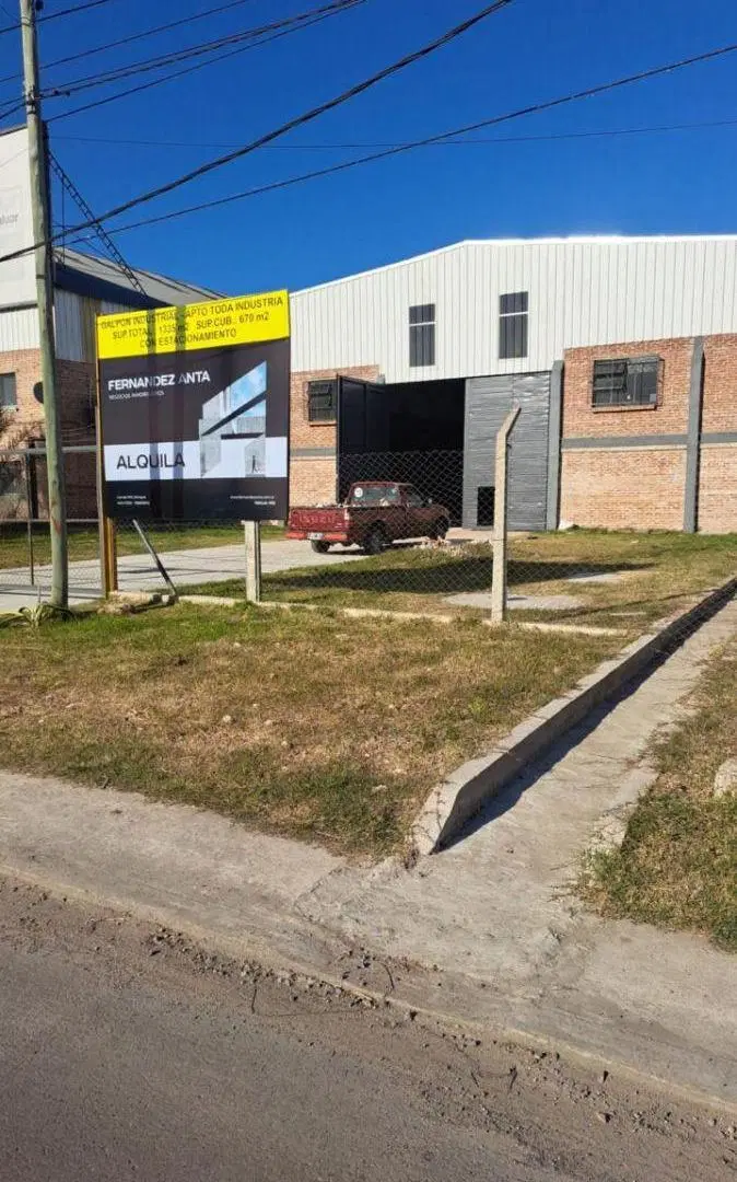 GALPON INDUSTRIAL - ESTEBAN ECHEVERRIA - Avenida Santa Catalina 3230 ( 9 de abril ) 1
